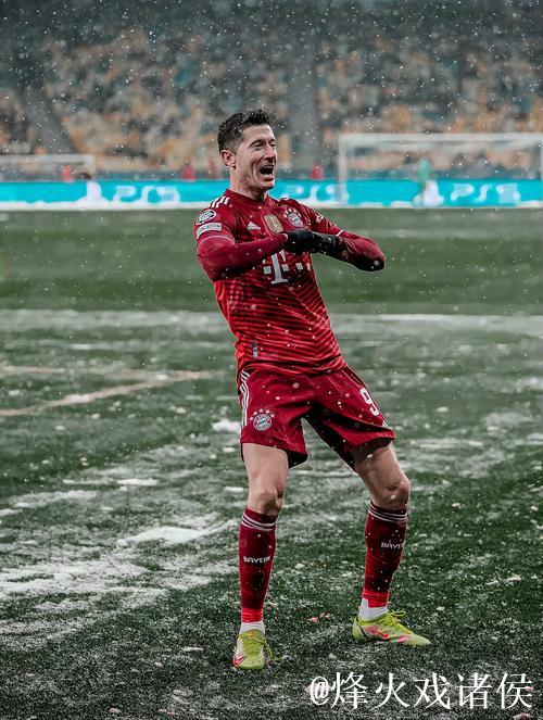 莱万15次首发对阵法兰克福均进球,曾两度上演 莱万15次首发对阵法兰克福均进球,曾两度上演